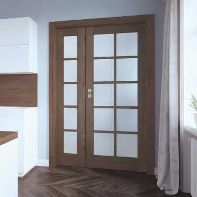 Természetes fafurnér felületű beltéri ajtó klasszikus